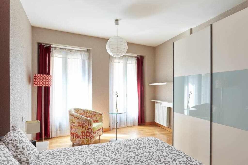 Apartamento Ayla Ayuntamiento Pamplona Bagian luar foto