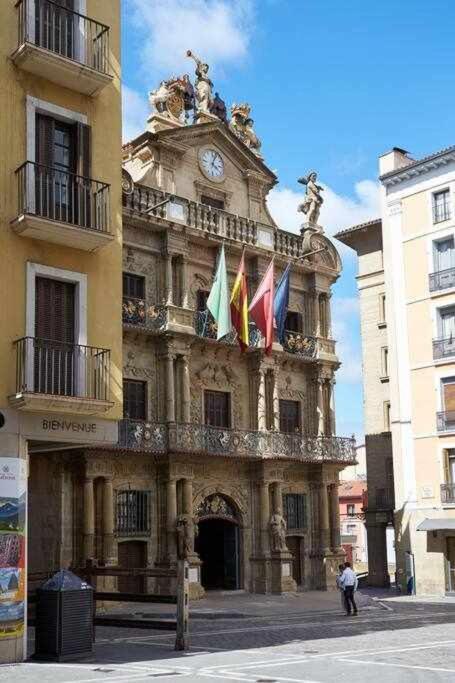 Apartamento Ayla Ayuntamiento Pamplona Bagian luar foto
